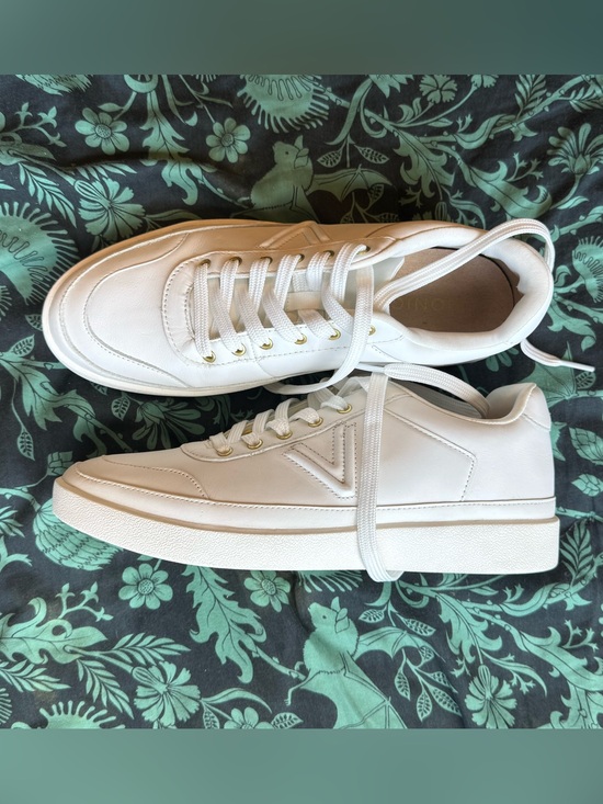 Vionic Shoes - Vionic Emery White Leather Sneaker Women’s Size 9 NWOB
